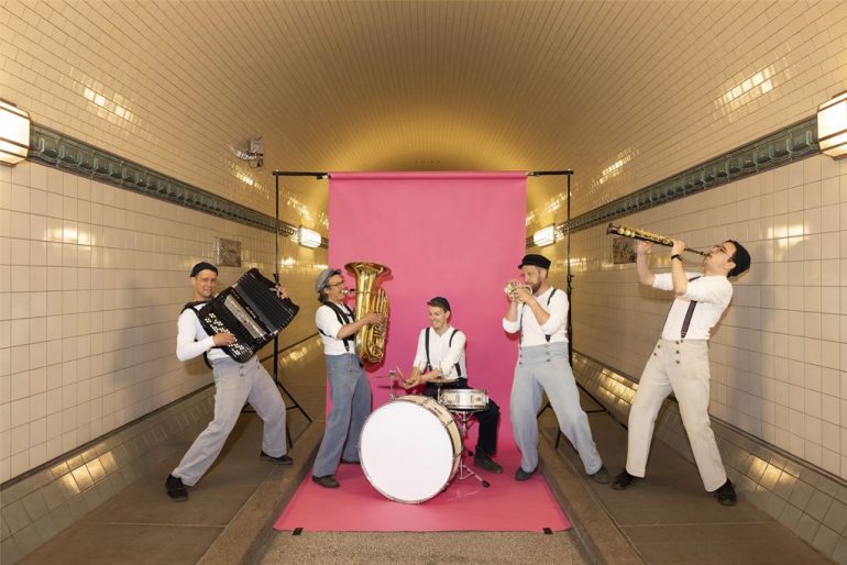 Die Band Mahoin