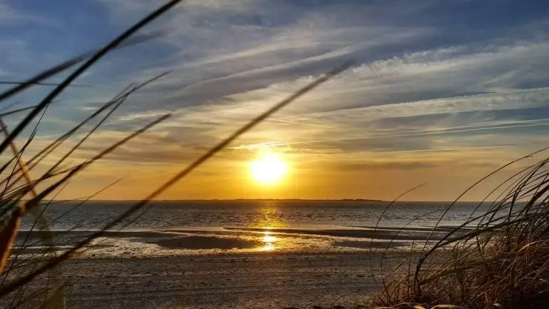 ommerliche Hitzetage auf Föhr und Amrum mit Strand, Meer und angenehmen Temperaturen