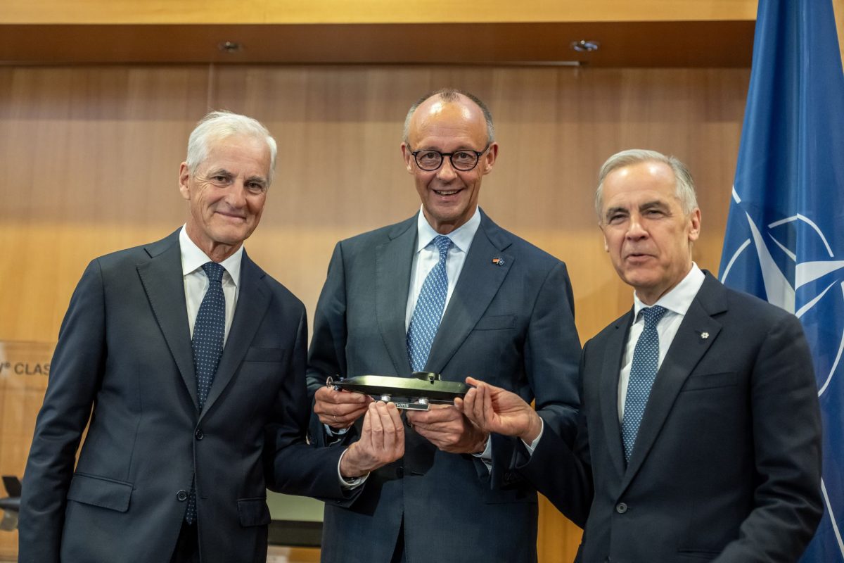 Kanzler Merz und die Regierungschefs von Kanada und Norwegen sprachen am Rande des Nato-Gipfels in Ankara über den U-Boot-Deal.