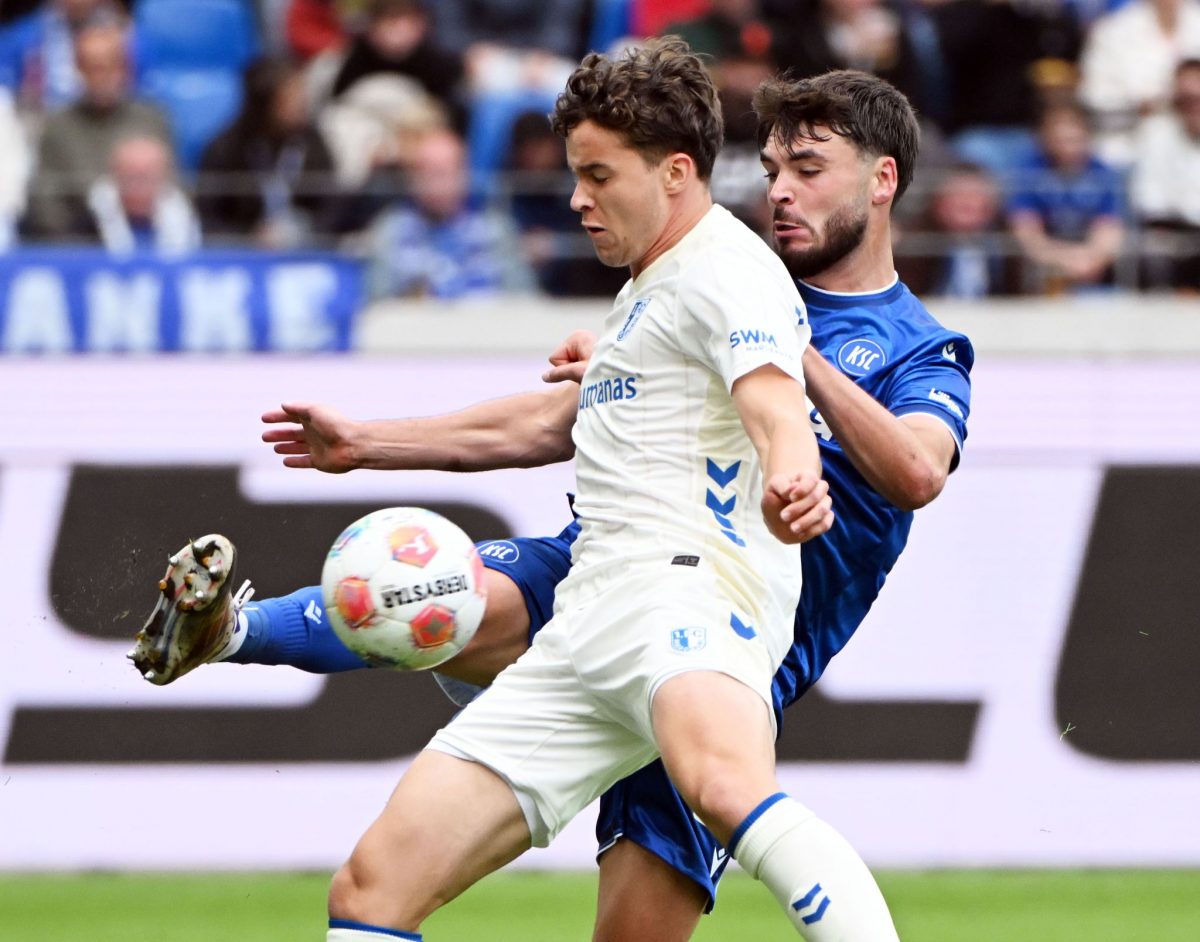 In der vergangenen Saison war Max Geschwill (l) an den 1. FC Magdeburg verliehen. Jetzt wechselt er aus Kiel nach Essen. (Archivbild)