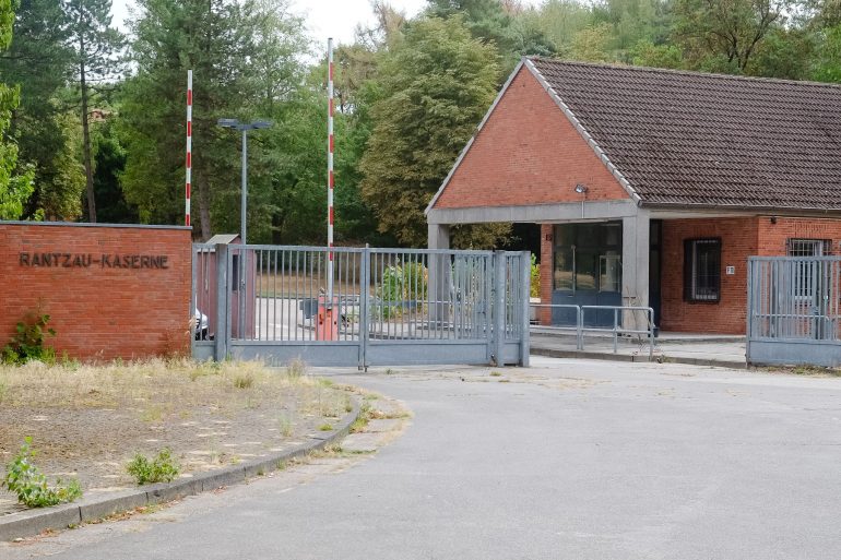 Die Bundeswehr hat konkretes Interesse, die ehemalige Rantzau-Kaserne wieder in Betrieb zu nehmen. (Archivbild)