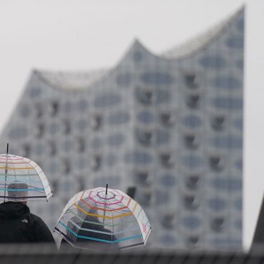 Der Deutsche Wetterdienst warnt vor Unwetter. (Archivbild)