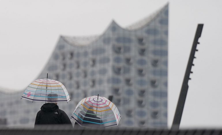Der Deutsche Wetterdienst warnt vor Unwetter. (Archivbild)
