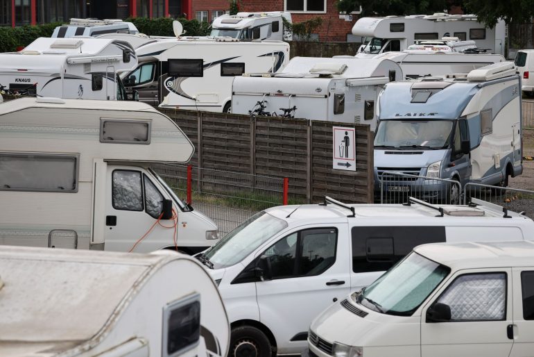 Auf einigen Stellplätzen für Wohnmobil und Caravan müssen Urlauber im Norden in diesem Jahr mehr zahlen - auf diesem Platz in Hamburg bleiben die Preise aber wie im Vorjahr.