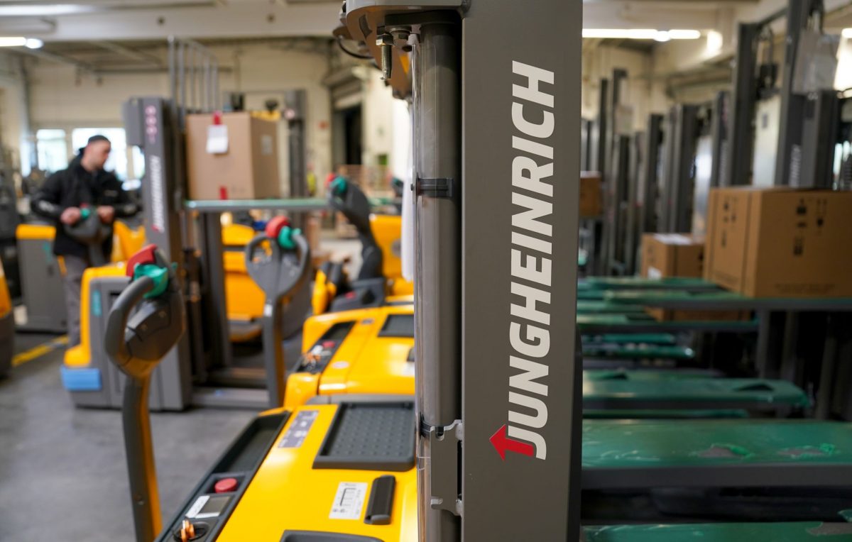Jungheinrich beschäftigt nach eigenen Angaben mehr als 21.000 Mitarbeiter weltweit. (Archivbild)