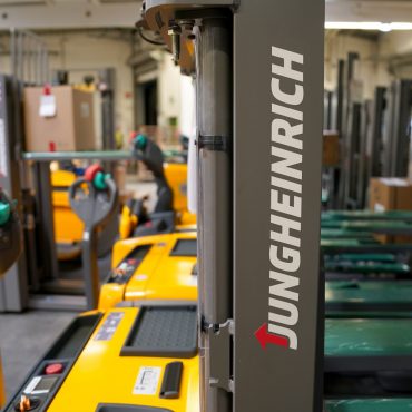 Jungheinrich beschäftigt nach eigenen Angaben mehr als 21.000 Mitarbeiter weltweit. (Archivbild)