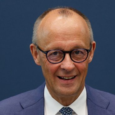 Kanzler Merz freut sich über den kanadischen U-Boot-Auftrag. (Archivbild)