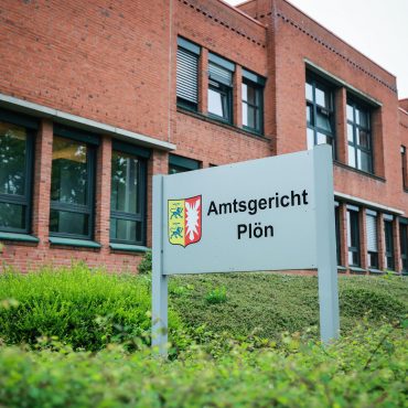 Die Gerichte in Schleswig-Holstein haben 2025 weniger Straftäter verurteilt als ein Jahr zuvor.