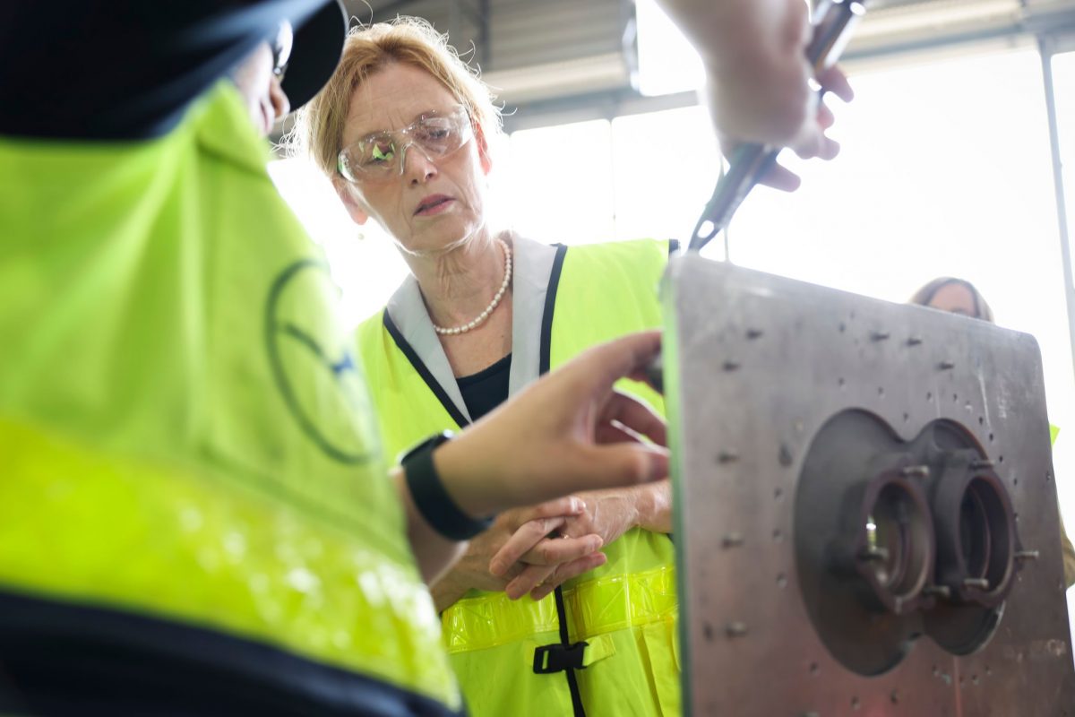 Prien sieht die Luftfahrt als eine der Schlüsselbranchen für die Zukunft.
