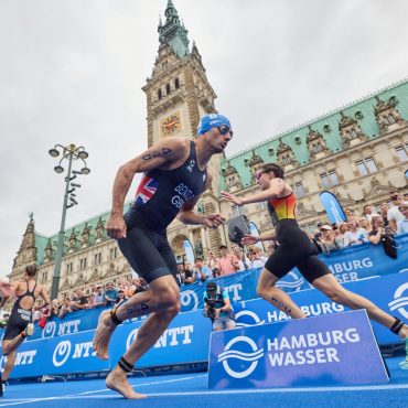 Triathlon-Staffel auf dem Rathausmarkt. (Archivbild)