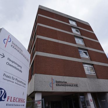 Bei einem Brand im Städtischen Krankenhaus Kiel sind mehrere Menschen verletzt worden. (Archivbild)