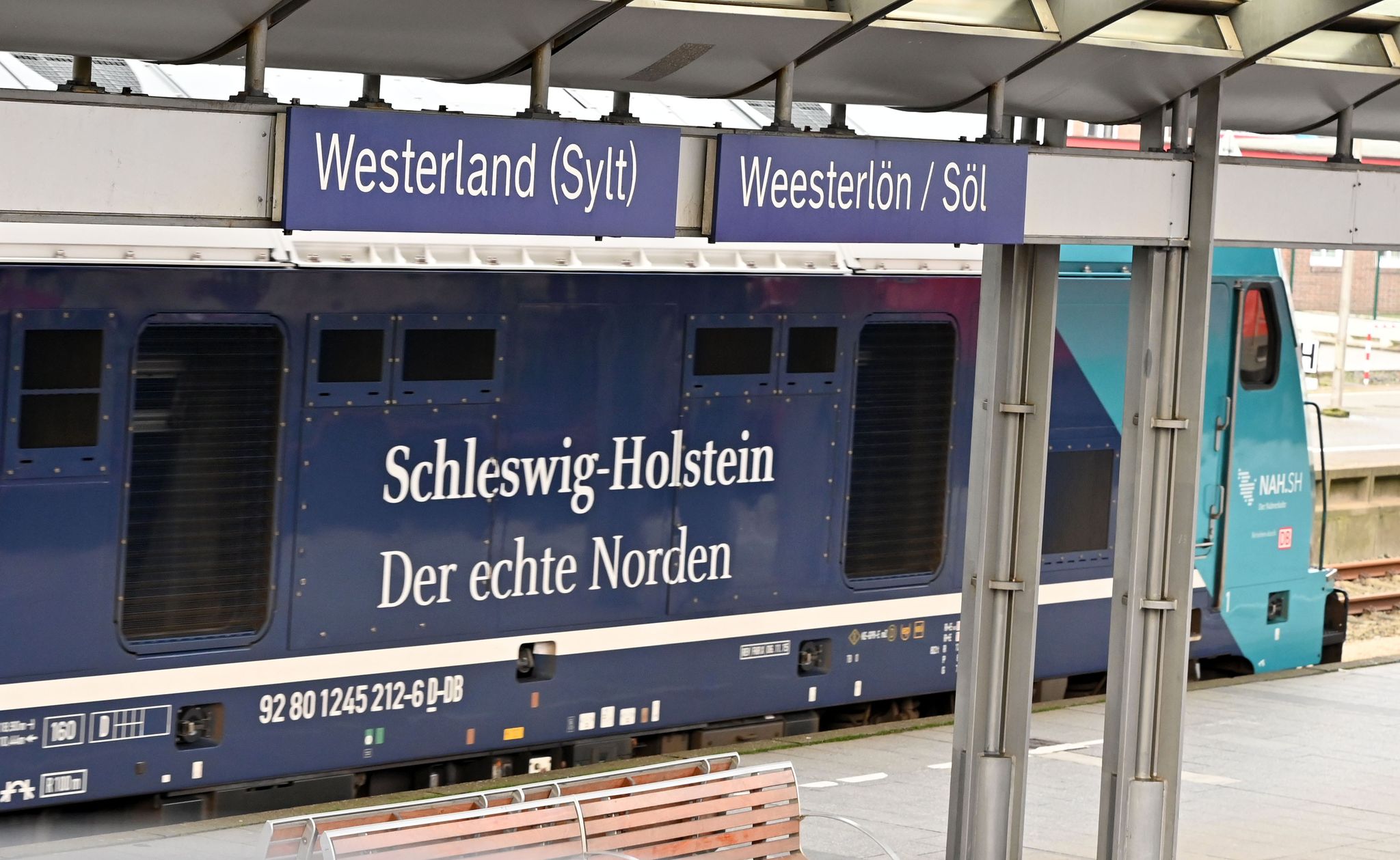 Die Nachfrage im schleswig-holsteinischen Bahnverkehr ist 2025 leicht gesunken. (Symbolbild)