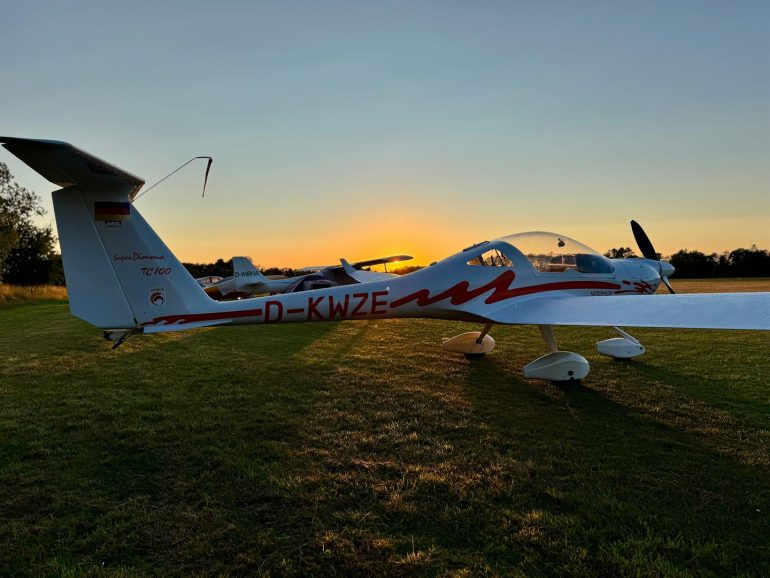 Luftfahrt-Ausstellung beim Jubil&auml;umsfest in Wyk