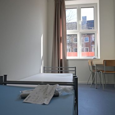 Knapp 7.000 Menschen haben es im vergangenen Jahr aus einer städtischen Wohnunterkunft in die eigenen vier Wände geschafft. (Symbolbild)