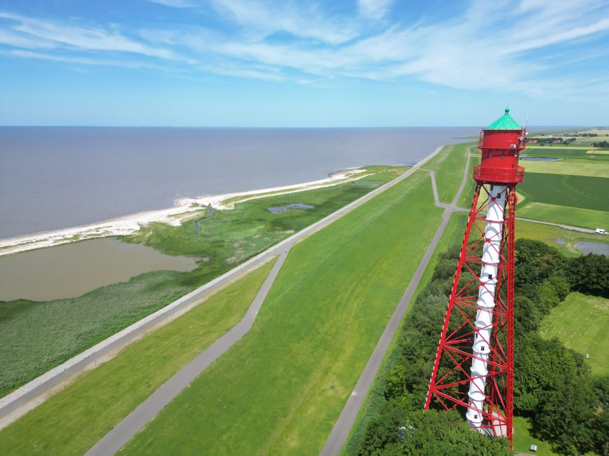 Offiziell misst der Campener Leuchtturm eine Bauwerkshöhe von 65,3 Metern.