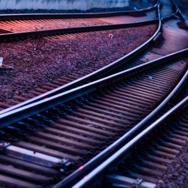 Der Bahnverkehr in Schleswig-Holstein soll gestärkt werden. (Archivbild)