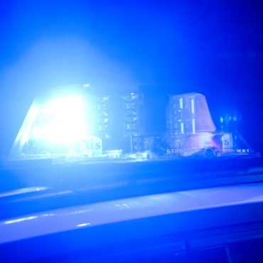 Der Arbeitsunfall geschah laut der Polizei bereits am Montagnachmittag. (Symbolbild)