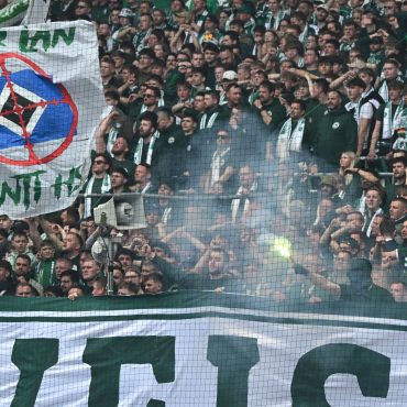 Pyrotechnik beim Bundesliga-Nordderby zwischen Werder Bremen und dem Hamburger SV.
