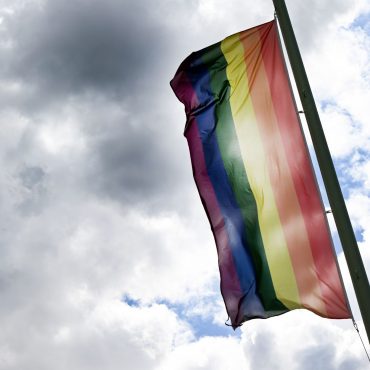 Ein Autofahrer hatte am Samstagabend im Berliner Tiergarten am Rande des CSD Menschen angefahren. (Symbolfoto)