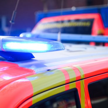 Der Junge erlitt durch die Kollision lebensgefährliche Verletzungen und wurde in ein Krankenhaus transportiert. (Symbolbild)