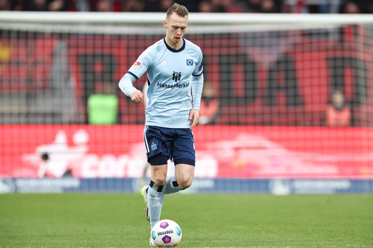 Einst HSV-Kapitän, heute für Holstein Kiel am Ball: Sebastian Schonlau. (Archivbild)
