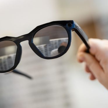 Smart Glasses vereinfachen heimliches Filmen im öffentlichen Raum. (Symbolbild)