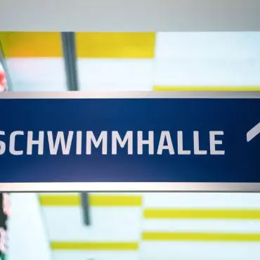 Ratzeburg kann mit Hilfe von Millionenzuschüssen ein neues Schwimmbad bauen. (Symbolbild)