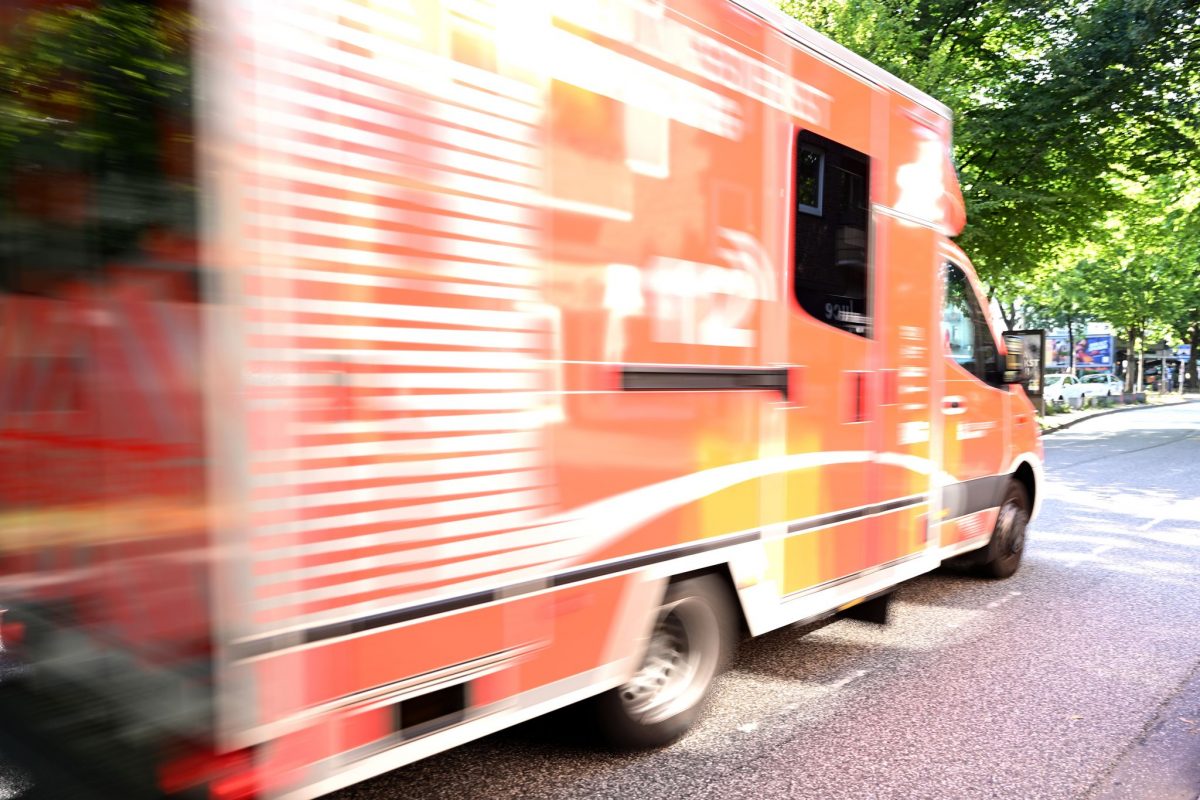 Ein 33-Jähriger ist in Hamburg zwei Tage nach seines Ingewahrsamnahme durch Polizisten im Krankenhaus gestorben. (Symbolbild)