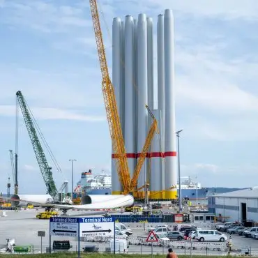 Vor Rügen gibt es mehrere Windparks. Weitere Anlagen werden gebaut.