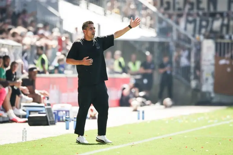 Für Pauli-Coach Marcel Rapp ist die Partie in Kiel eine ganze besondere. (Archivfoto)