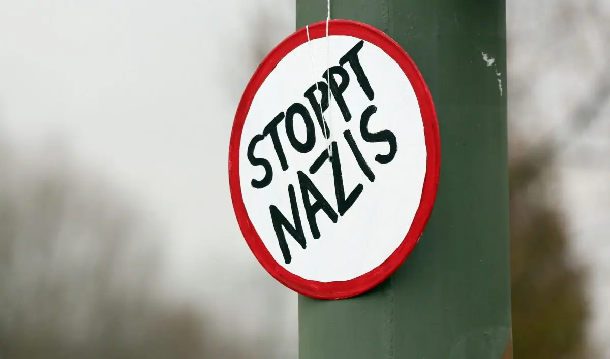 Der Hamburger Verein «Laut gegen Nazis» will den Verkauf von rechtsextremen Produkten verhindern und damit der Branche einen wichtigen Finanzierungsweg versperren. (Illustration)