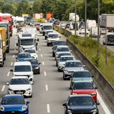 Zum Ferienende drohen am Wochenende auf vielen Autobahnen Staus. (Symbolbild)