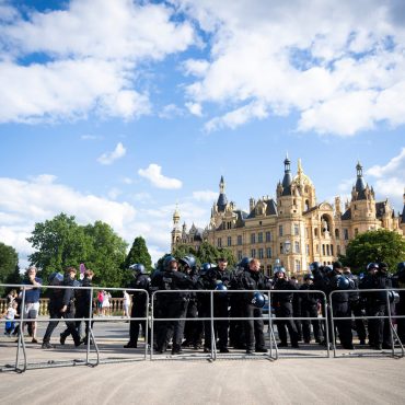 Mit einem Großaufgebot sicherte die Polizei die Demonstration und Gegendemonstrationen ab.