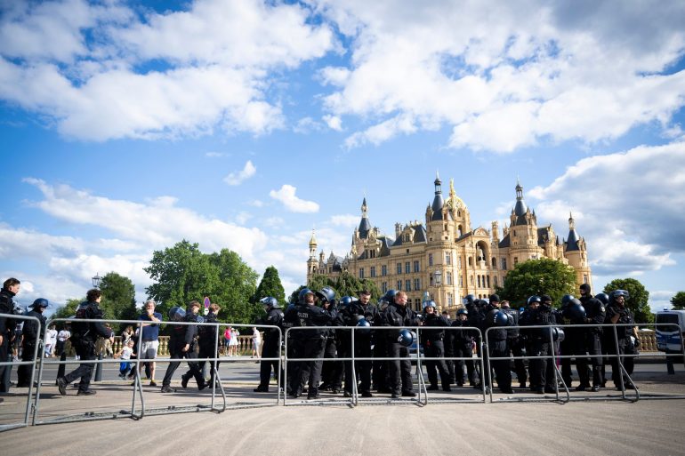 Mit einem Großaufgebot sicherte die Polizei die Demonstration und Gegendemonstrationen ab.