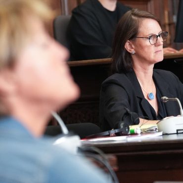 Nach der Vorstellung ihres Gutachtens zu den Folgen der Enführung für die Block-Kinder soll die Kinder- und Jugendpsychiaterin Mareike Schüler-Springorum Fragen der Prozessbeteiligten beantworten. (Archivbild)