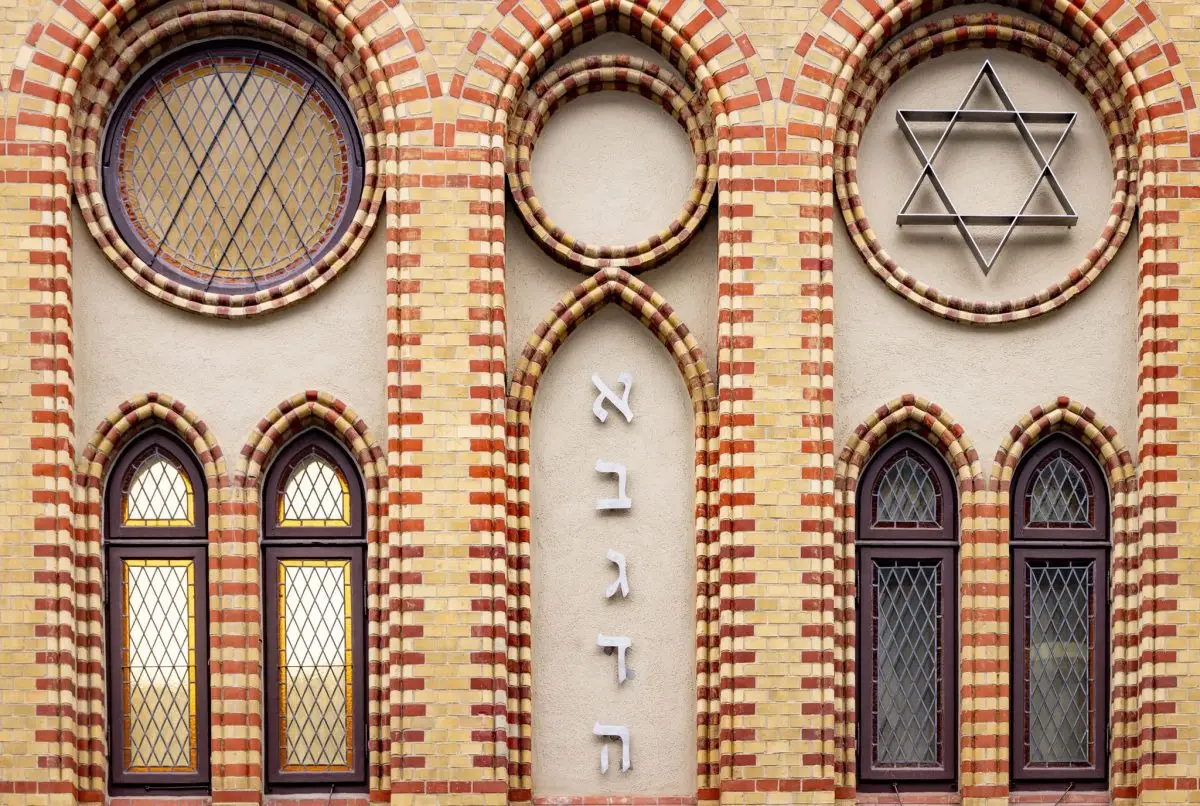 Jüdisches Leben  ist unter anderem an der Kieler Synagoge sichtbar. (Archivbild)