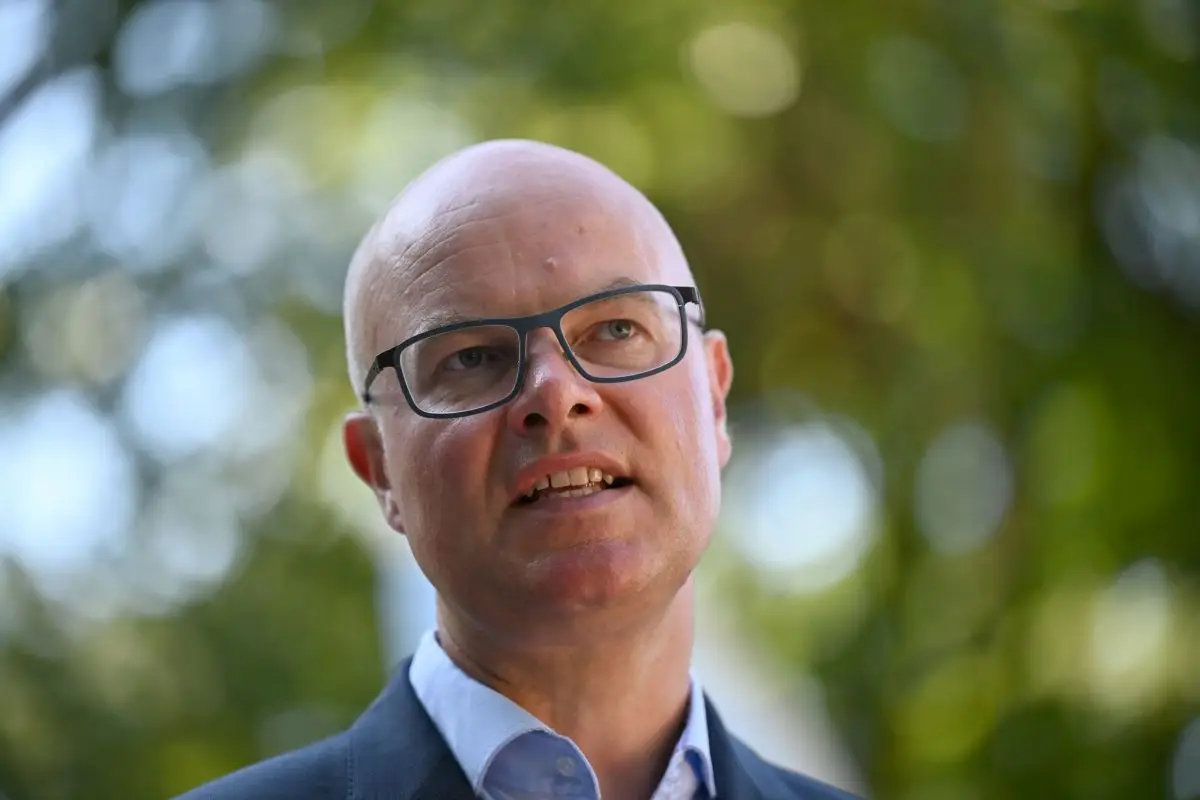 Tobias Goldschmidt hält es für keine Gute Idee, angesichts der Klimakrise den Dieselpreis für Landwirte zu verbilligen. (Archivbild)