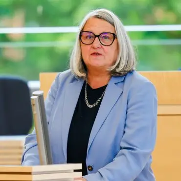 Laut Bildungsministerin Dorit Stenke (CDU) sollen auch jüngere Schülerinnen und Schüler erreicht werden. (Archivbild)