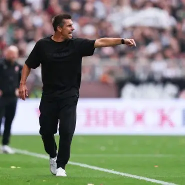 St. Paulis Trainer Marcel Rapp ist unzufrieden.