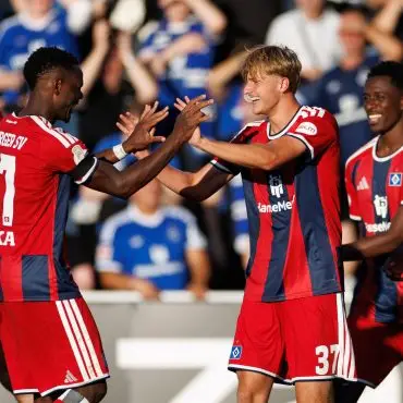 Louis Lemke traf im Alter von 16 Jahren beim Pokalspiel in Verl für den HSV.