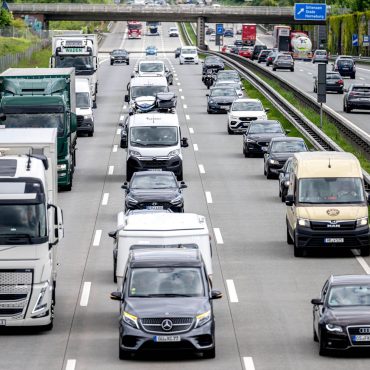 Das Lkw-Fahrverbot wird vorerst ausgesetzt. (Symbolbild)