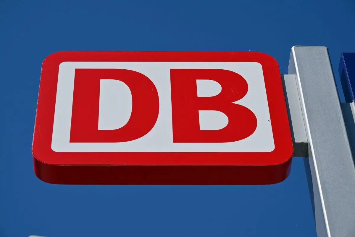 Die Deutsche Bahn hat einen Ersatzverkehr eingerichtet. (Symbolbild)