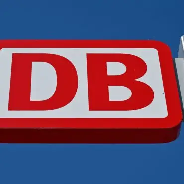 Die Deutsche Bahn hat einen Ersatzverkehr eingerichtet. (Symbolbild)