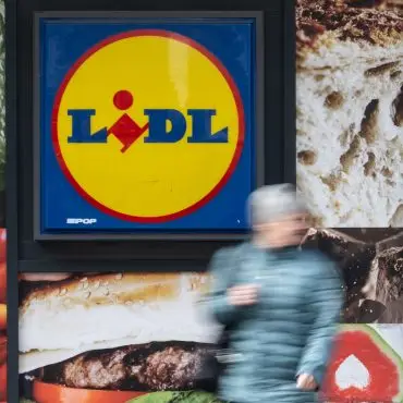 Der Discounter Lidl ruft spanische Würste zurück, bei denen die Kühlkette möglicherweise unterbrochen wurde. (Symbolbild)