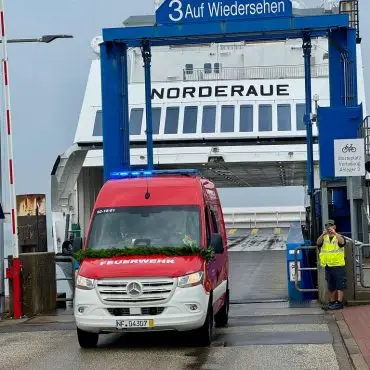 Neues Mannschaftstransportfahrzeug der Freiwilligen Feuerwehr Wyk auf Föhr
