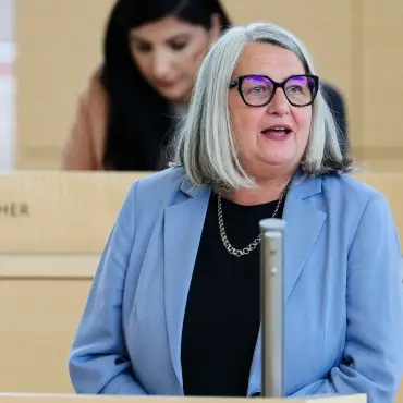 Bildungsministerin Dorit Stenke (CDU) spricht von der größten Investition in die Schulen seit Jahrzehnten. (Archivbild)