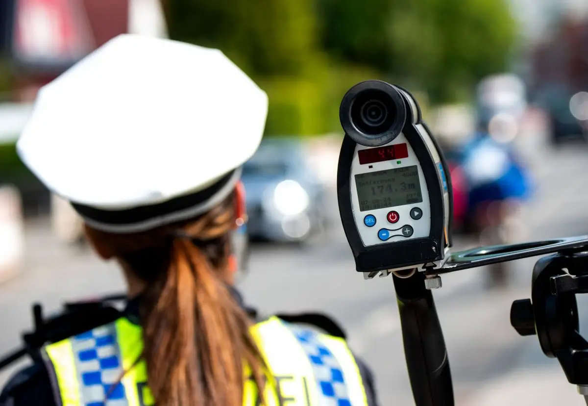 An einem europaweiten Aktionstag stellt die Hamburger Polizei mehr als 4.000 Geschwindigkeitsverstöße fest. (Archivbild)