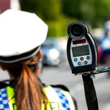 An einem europaweiten Aktionstag stellt die Hamburger Polizei mehr als 4.000 Geschwindigkeitsverstöße fest. (Archivbild)