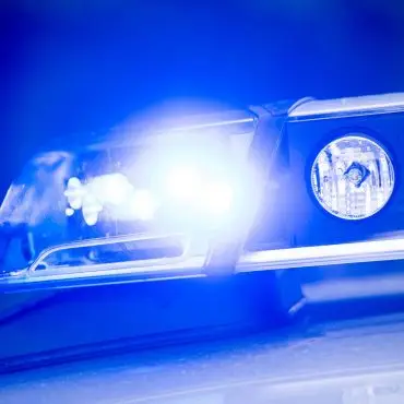 Die Lübecker Polizei ermittelt wegen des Verdachts auf Körperverletzung nach einem Fußballspiel. (Symbolbild)