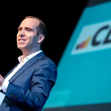 Nach der umstrittenen Personalrochade des Kanzlers im Bundeskabinett mahnt Hamburgs CDU-Chef zur Geschlossenheit. (Archivbild)